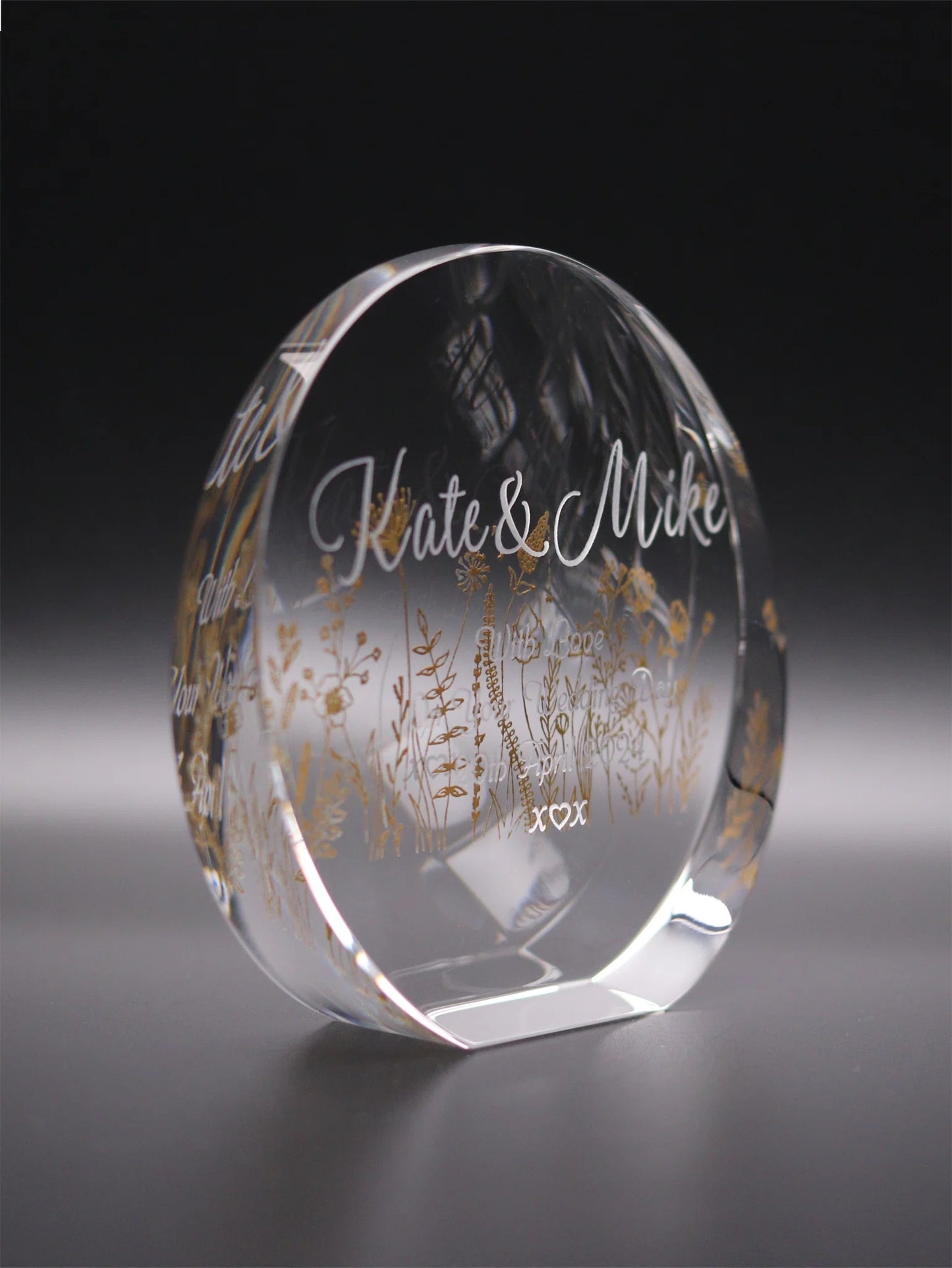 9cm Optical Crystal Round Wedge Paperweight Engraved with a Gold Flower Background